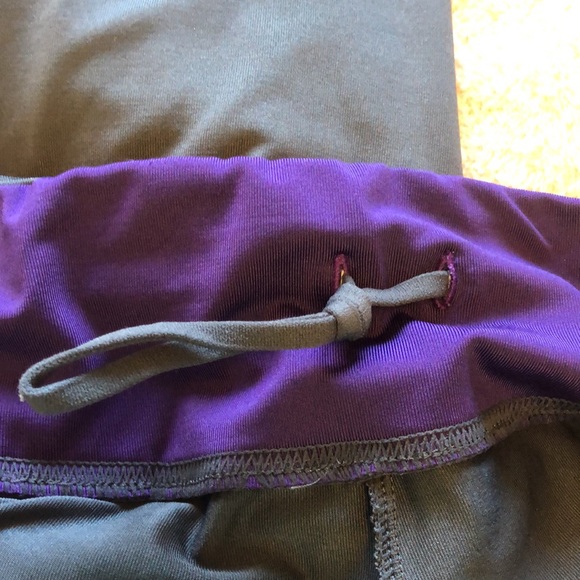 Hind purple and grey leggings size large - Picture 8 of 10